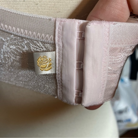 Couture by Cabernet Light Pink Full Coverage Bra 36DD - Picture 7 of 8